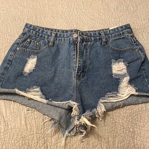 Shein Medium Wash Jean Shorts Size Large.
